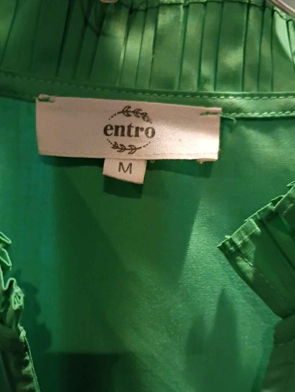 FINAL PRICE entro Emerald Green Pleated, V-neckline Dress with Puffed Sleeves